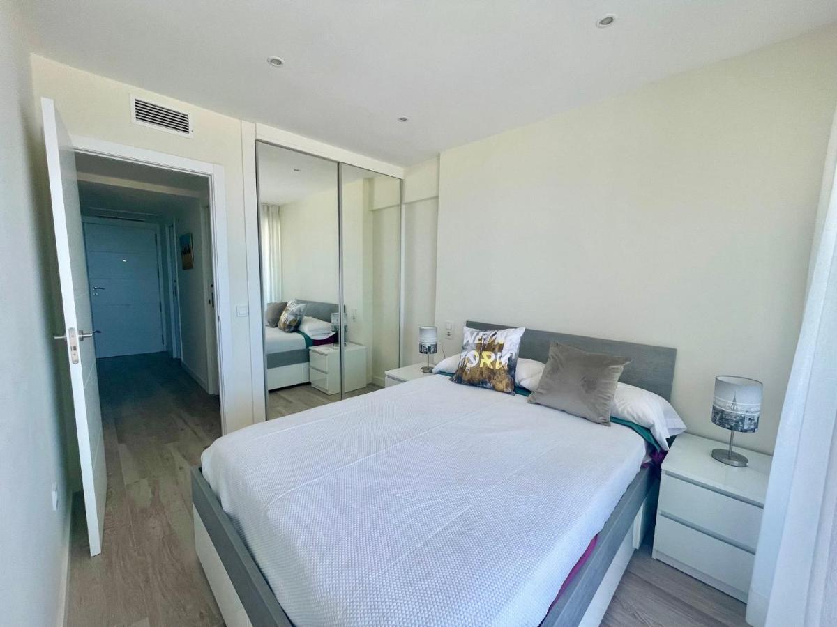 Gemelos 1 Modern Seaviews เบนิดอร์ม ภายนอก รูปภาพ